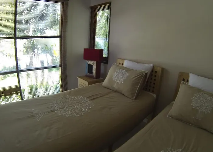 Kembali Villa Kubutambahan (Bali)