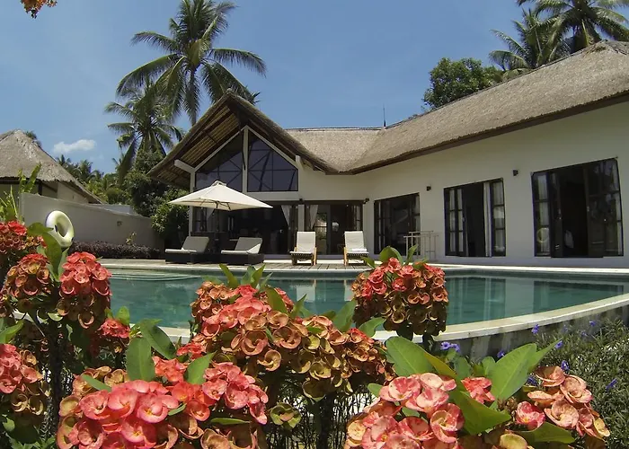 Kembali Villa Kubutambahan (Bali)