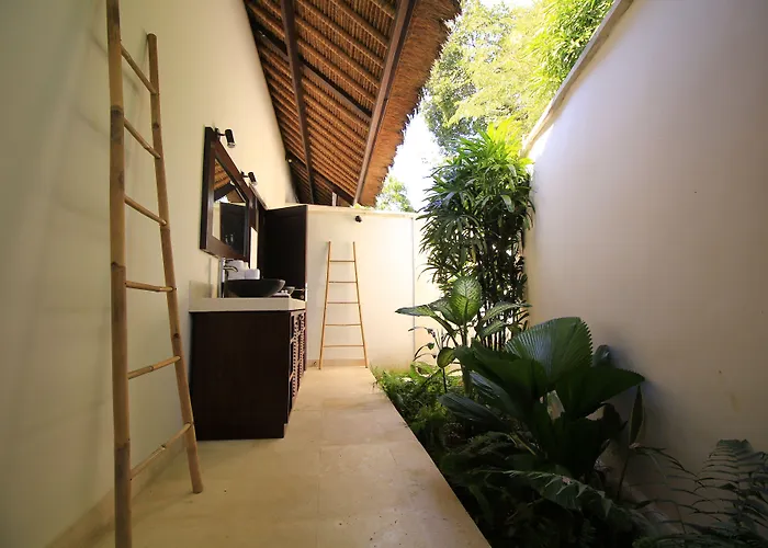 Kembali Villa Kubutambahan (Bali)